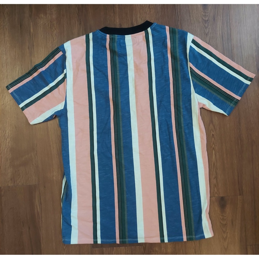 David Sayer Guess Striped Short Sleeve Embroidered Shirt Size Small - Picture 4 of 4